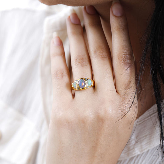 Natürlicher, äthiopischer Welo Opal Ring, 925 Silber vergoldet ca. 1.54 ct