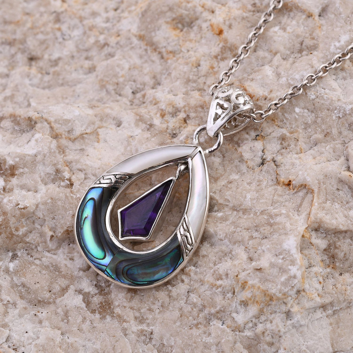 Afrikanischer Amethyst, Perlmutt Anhänger 925 Silber ca. 1,89 ct.
