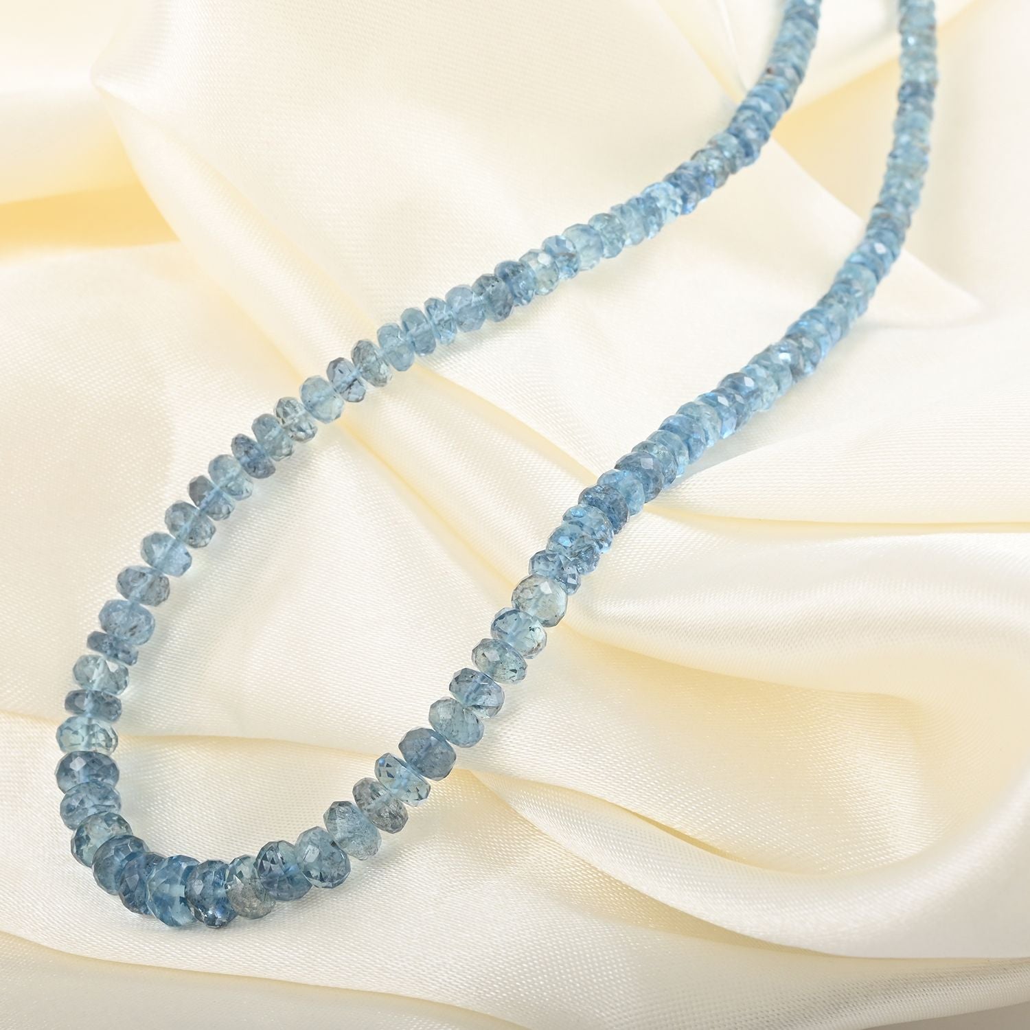 Rhapsody AAAA Santamaria Aquamarin Halskette ca. 45 cm 950 Platin ca. 60,00 ct.