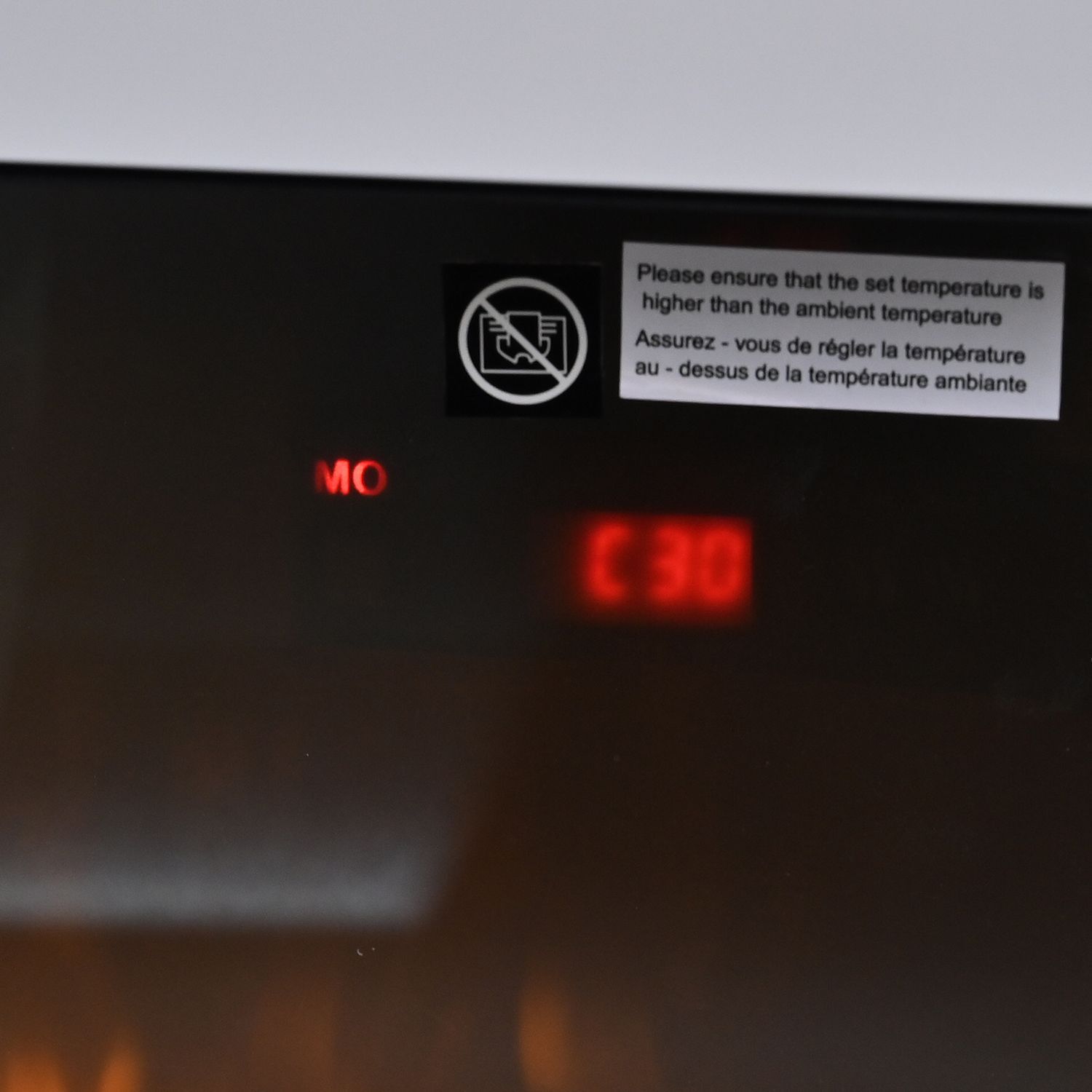 Elektrischer Kamin mit Authentischem Flammenspiel: Flexibel in 2 Heizstufen, 11-stufiger realistischer Flammeneffekt, 3 einstellbare Helligkeitsgrade
