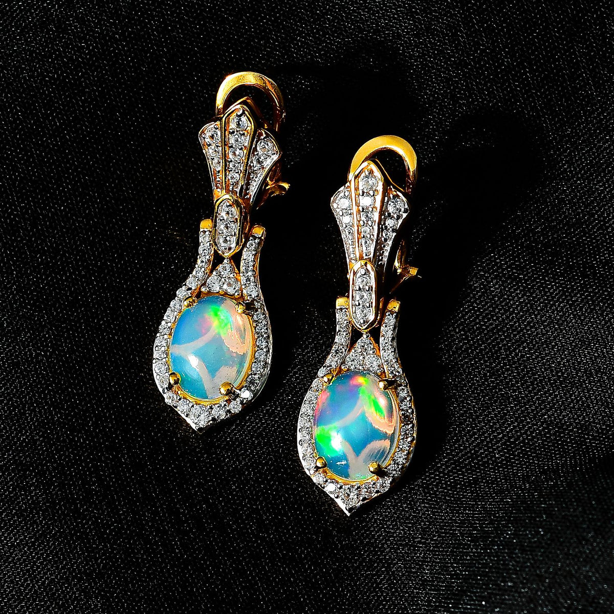 AA Natürlicher, äthiopischer Welo Opal, Weißer Zirkon Ohrringe, 925 Silber Gelbgold Vermeil, ca. 3.51 ct