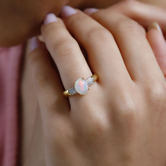 AA Natürlicher, äthiopischer Welo Opal, Weißer Diamant Ring, 925 Silber Gelbgold Vermeil, ca. 1.30 ct