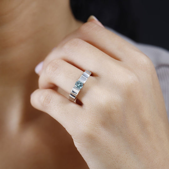 Blauer Zirkon Ring 925 Silber platiniert ca. 0,67 ct