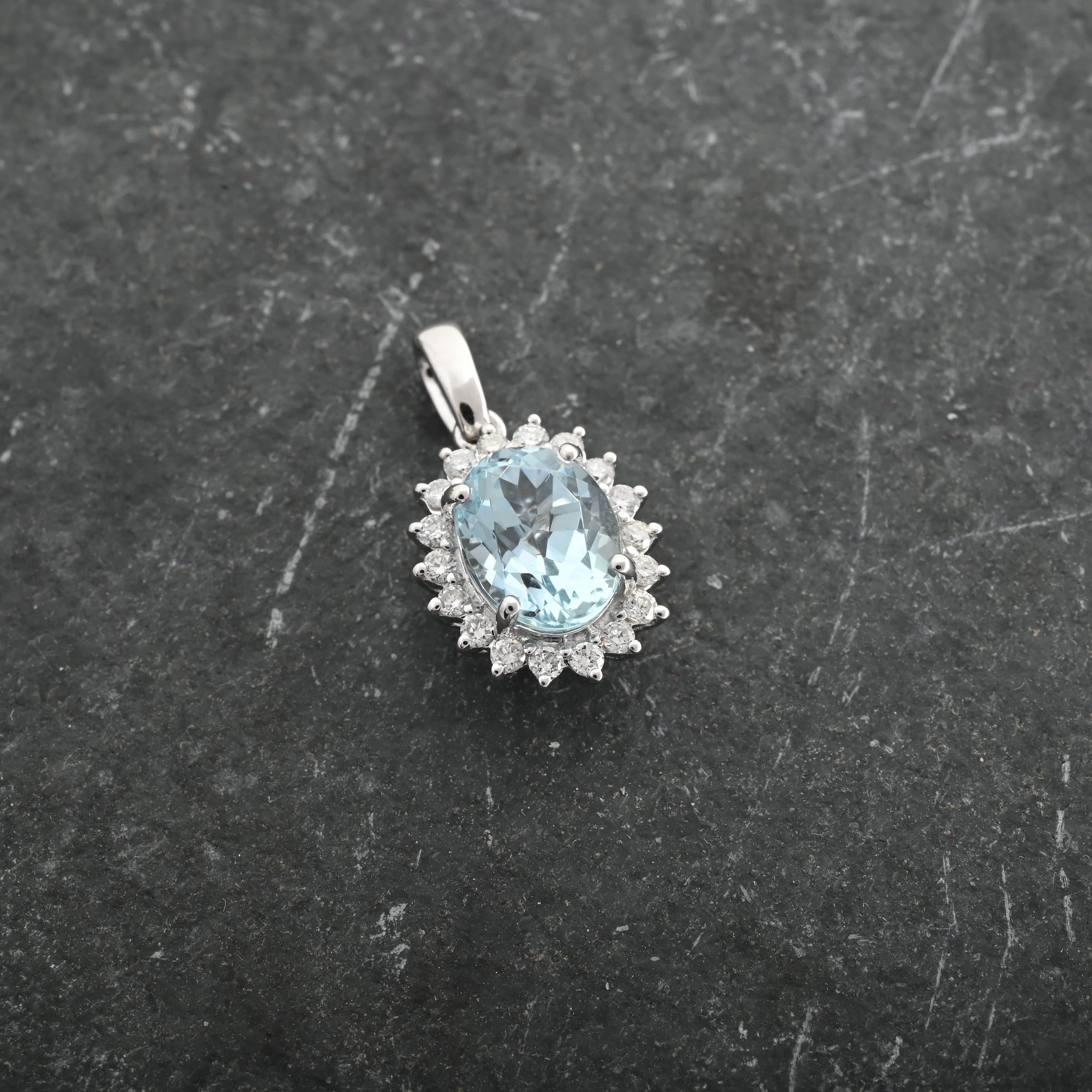 Iliana AAA Santamaria Aquamarin, Weißer Diamant AGI zertifiziert Anhänger 750 Gold ca. 1.40 ct