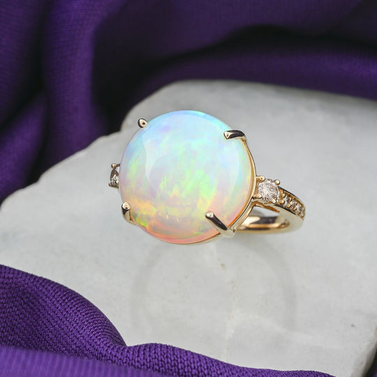 AAA Natürlicher, äthiopischer Welo Opal, Weißer Diamant Ring 585 Gold (Größe 19.00) ca. 7,25 ct
