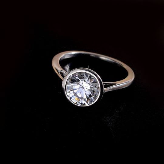 Feinster Zirkonia Ring 925 Silber platiniert ca. 8,00 ct