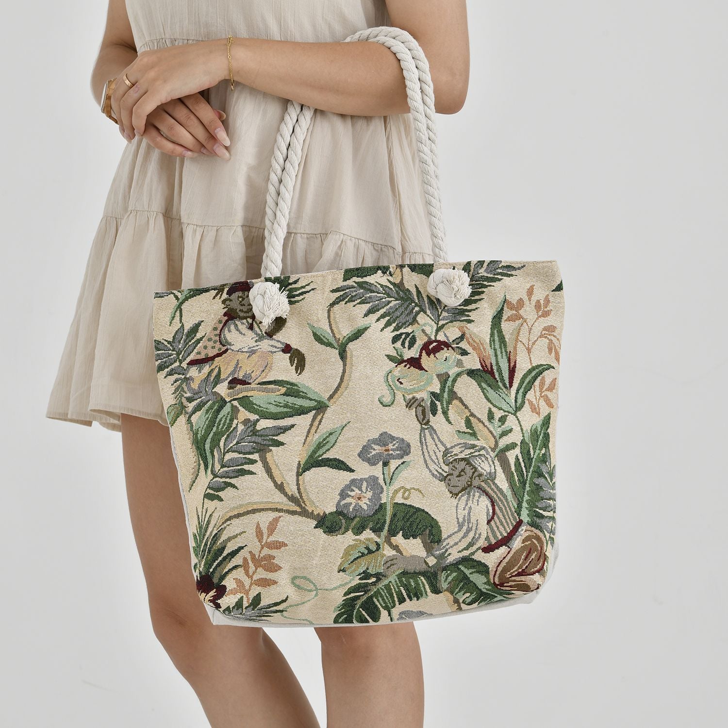 Beige mit Blumendruck
