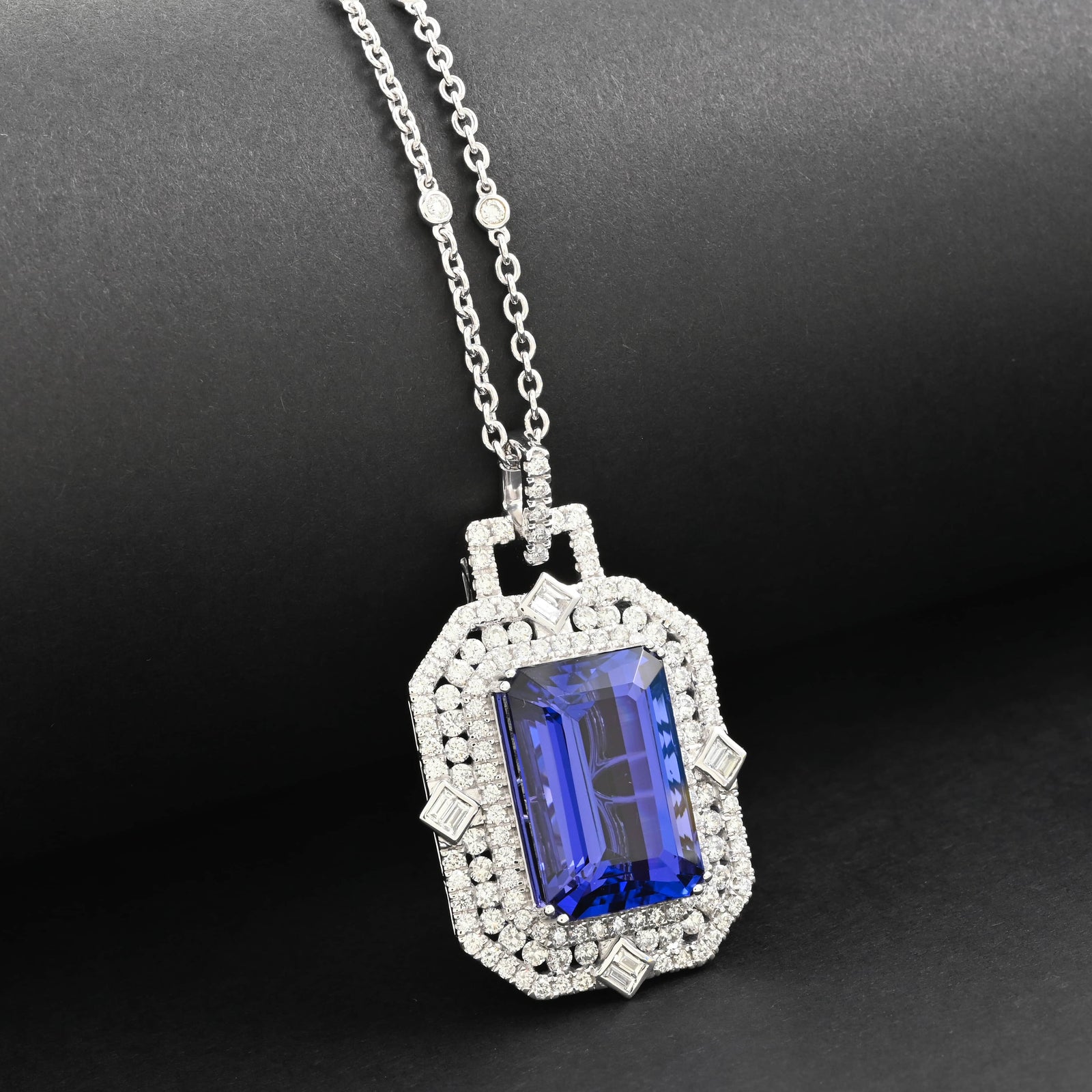 CHAIRMAN VAULT COLLECTION - AAAA Tansanit, Weißer Diamant AGI zertifiziert Halskette, zertifiziert und geprüft, 950 Platin ca. 20.05 ct
