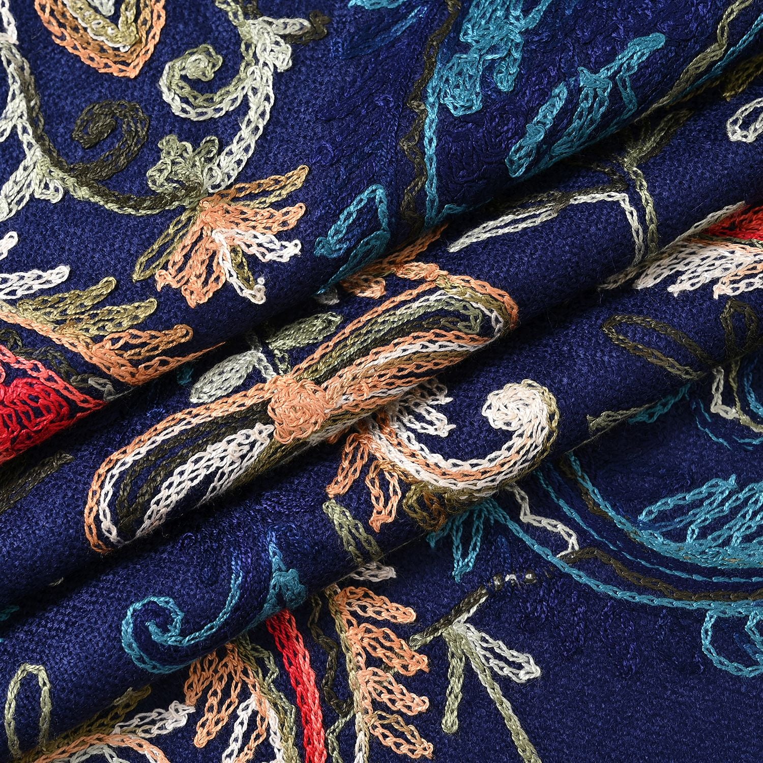 Marineblau mit Blumenmuster