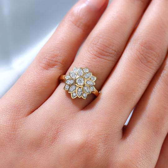 Moissanit Blumen-Ring, 925 Silber vergoldet ca. 0,36 ct