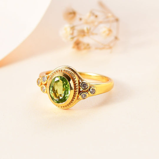 Natürlicher Peridot, Weißer Zirkon Ring Messing ca. 1.36 ct