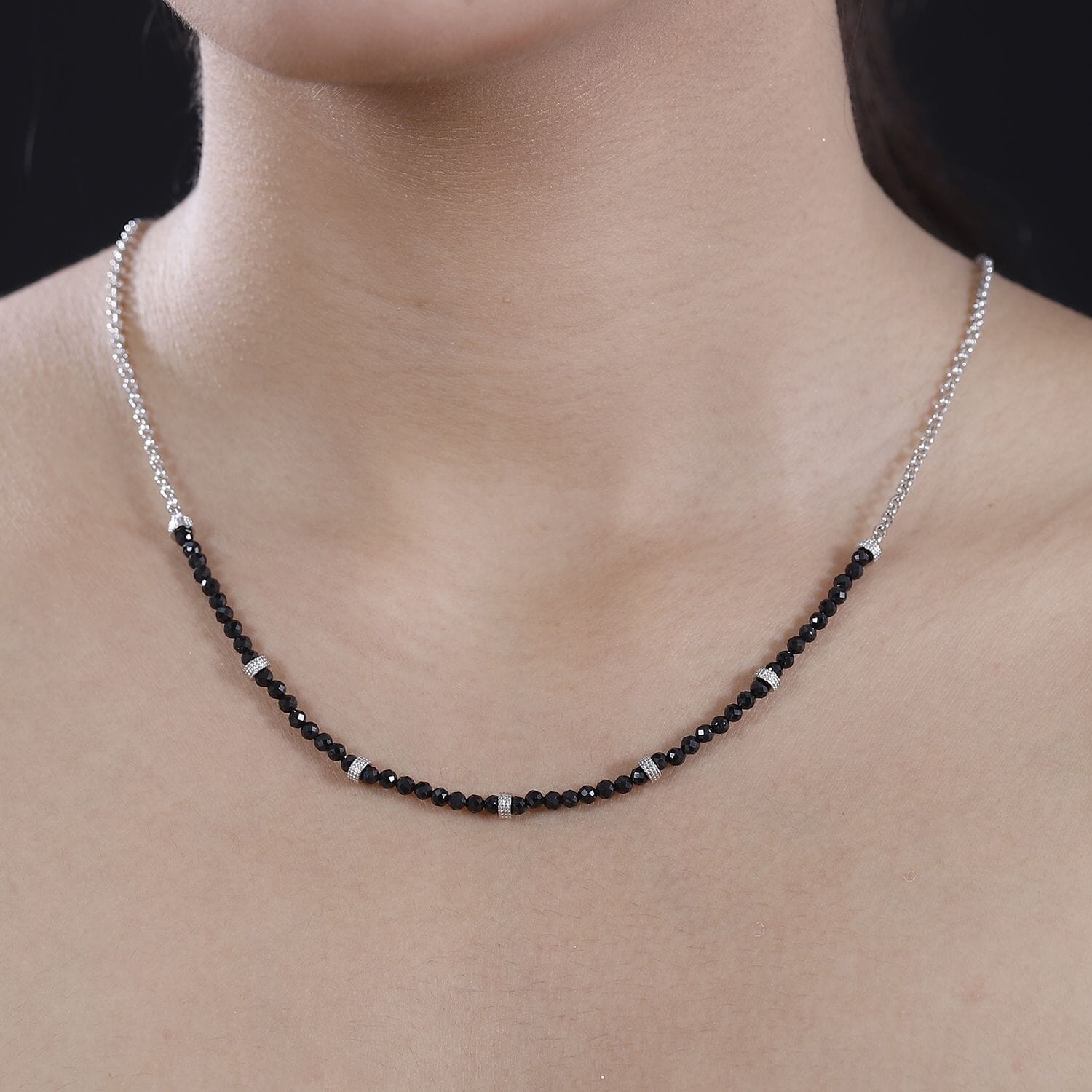 Schwarz