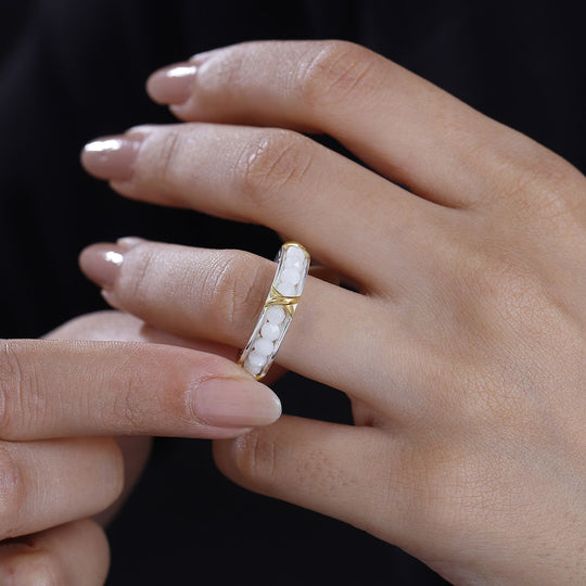 Weißer Mondstein Ring, Goldton,(Größe 18.00) ca. 7.00 ct