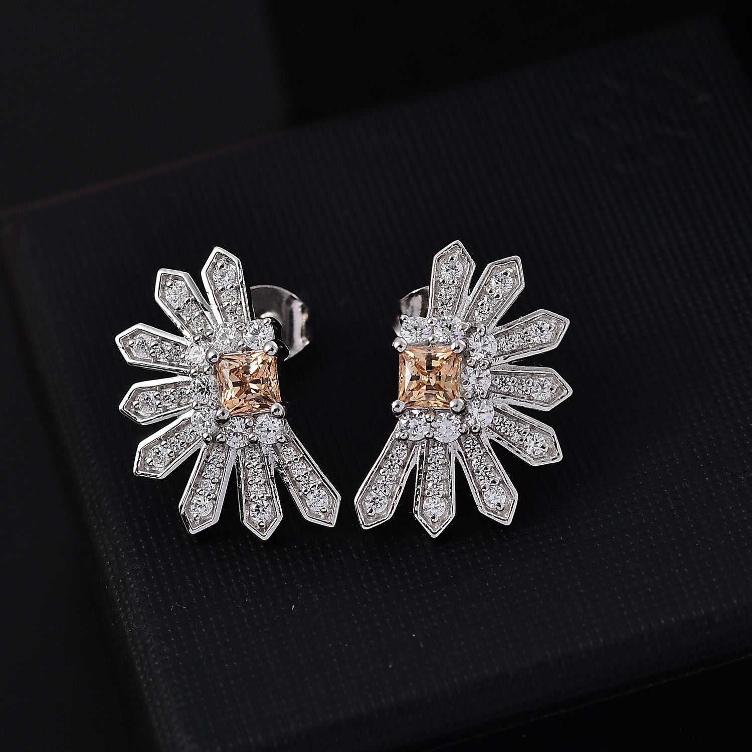 J Francis gefertigt mit SWAROVSKI - Gelber Zirkonia, Zirkonia Ohrringe 925 Silber rhodiniert