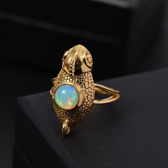 GP Trionfo Kollektion - AA Natürlicher, äthiopischer Welo Opal, Kanchanaburi Blauer Saphir Ring 925 Silber 750 Gelbgold Vermeil (Größe 18.00) ca. 0.92 ct