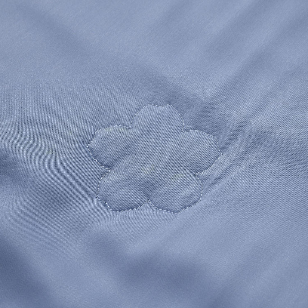 Hellblau