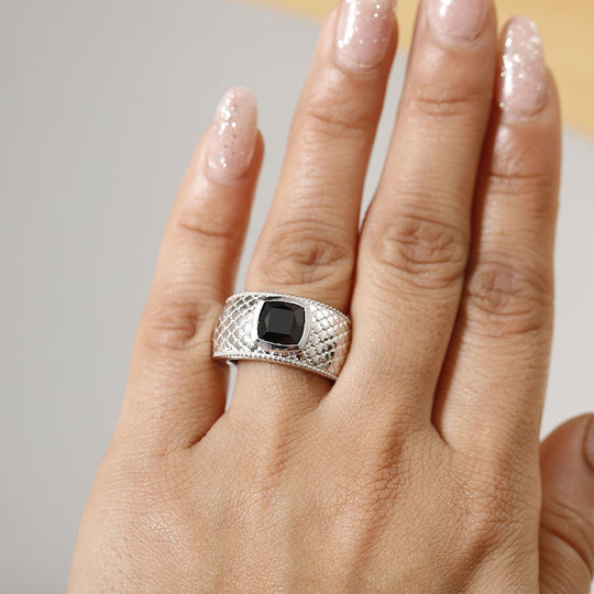 Schwarzer Spinell Ring, Nickelfreies Messing (Größe 18.00) ca. 3.02 ct