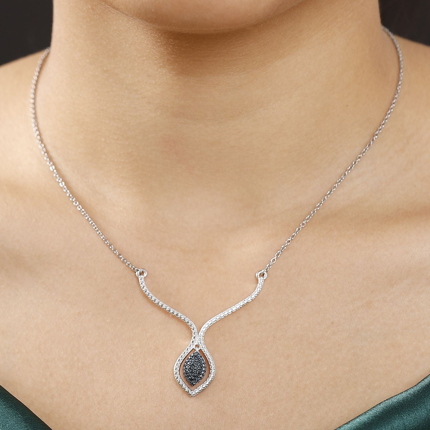 Blauer Diamant Halskette ca. 45 cm Edelstahl