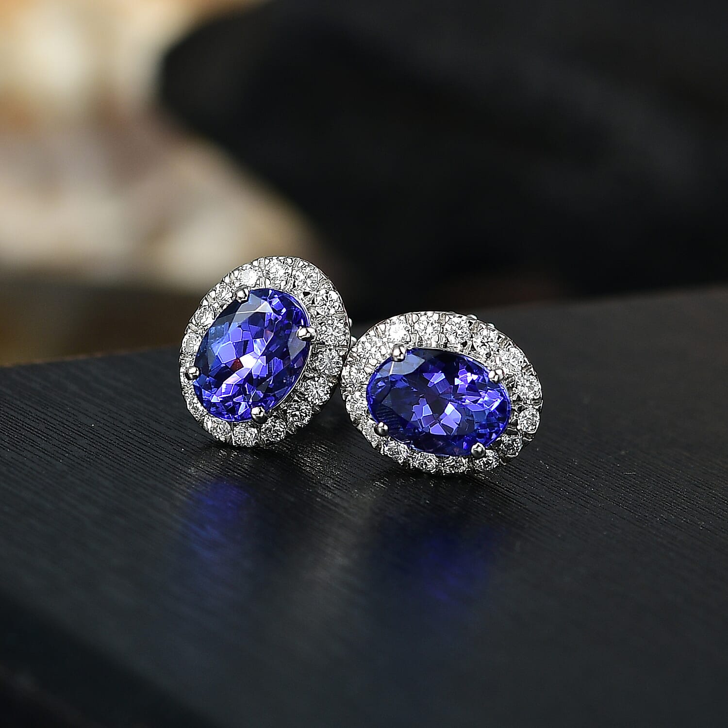 Rhapsody AAAA Tansanit, Weißer Diamant AGI zertifiziert Ohrringe 950 Platin ca. 1.92 ct