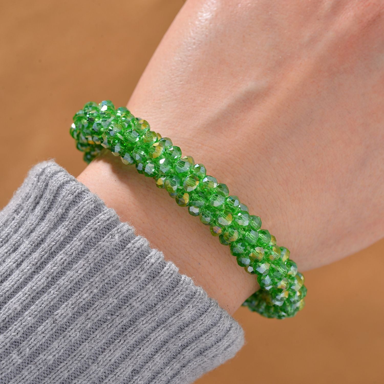 Grüne Magie Farbe Kristall Armband, flexibel (ca. 18 - 19 cm)