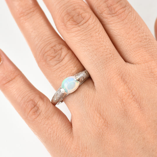 AA Natürlicher, äthiopischer Welo Opal, Moissanit Ring 925 Silber rhodiniert (Größe 20.00) ca. 1,35 ct