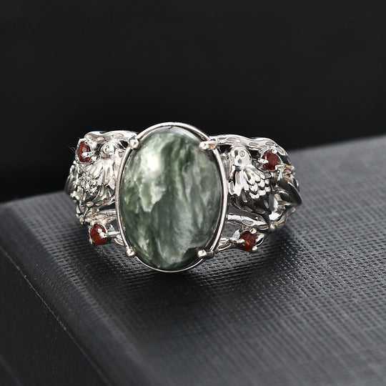 Viktorianische Blüte - Sibirischer Seraphinite, Roter Granat Ring, 925 Silber platiniert ca. 4.75 ct