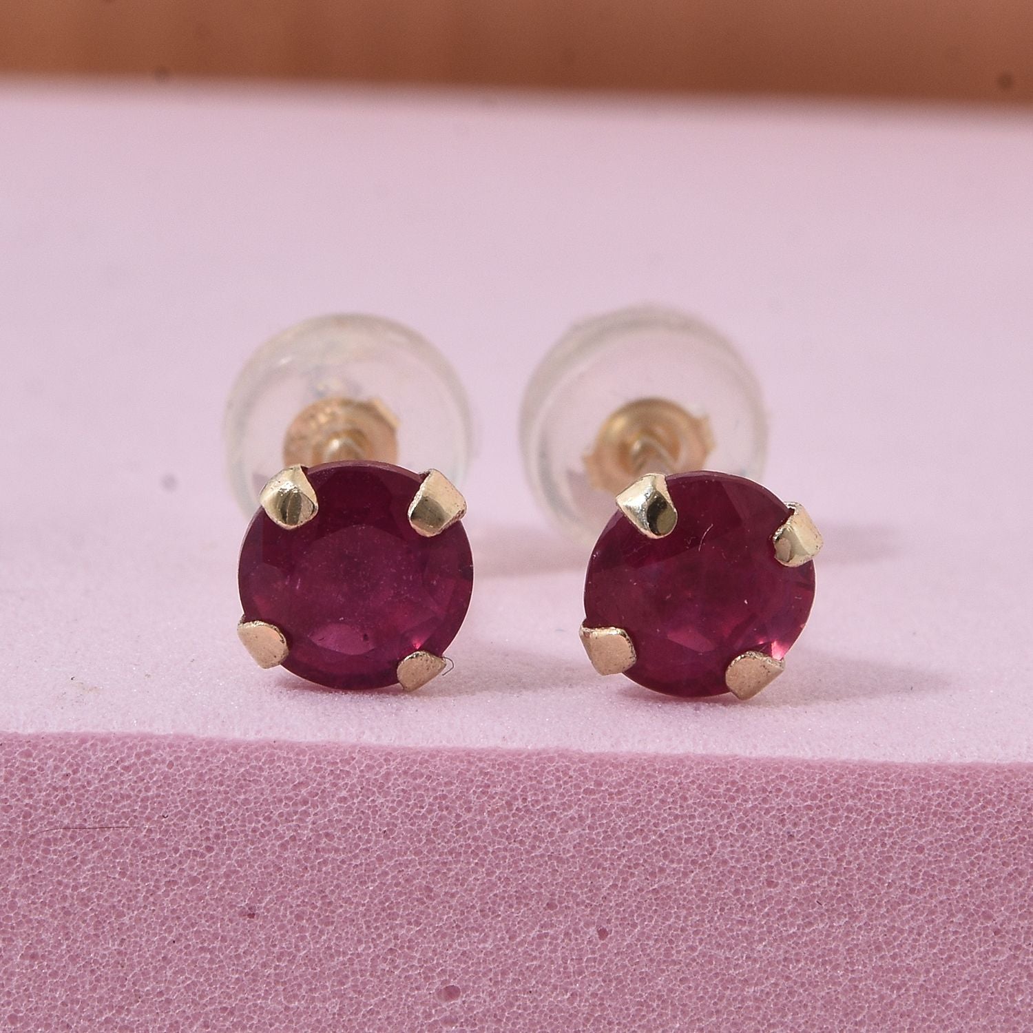 AAA Afrikanischer Rubin (Fissure gefüllt) Ohrringe 375 Gold ca. 1,57 ct.