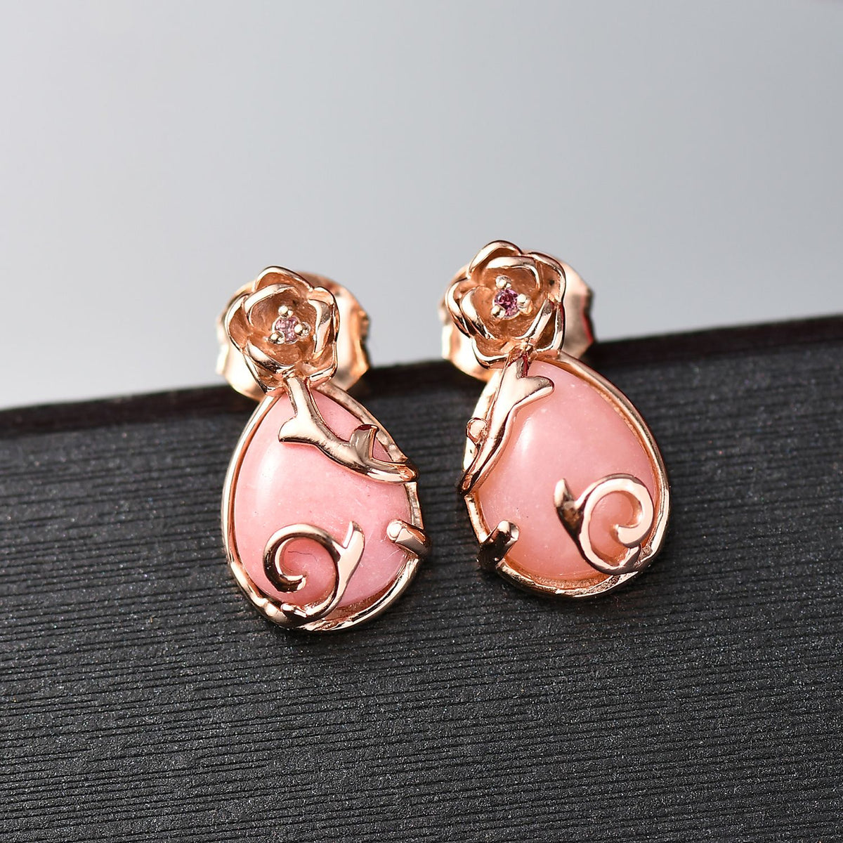 Herzklang - D joy AA Vinicunca-Peruanischer Opal, Lotus Granat Ohrringe 925 Silber 750 rosévergoldet ca. 2.27 ct