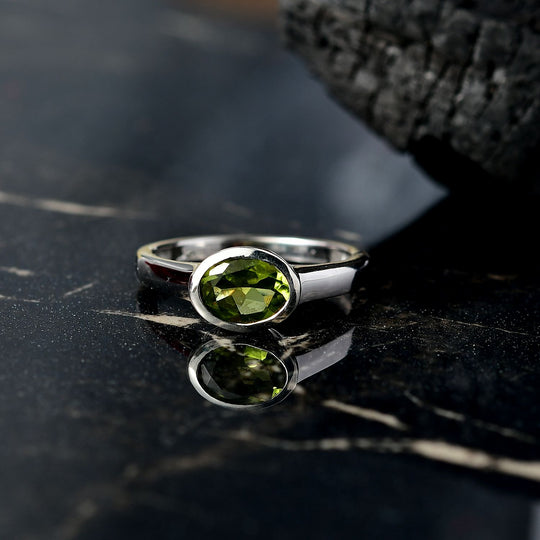 Natürlicher Peridot Ring, 925 Silber rhodiniert ca. 1.23 ct