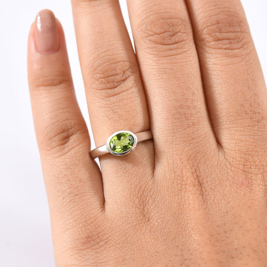Natürlicher Peridot Ring, 925 Silber rhodiniert ca. 1.23 ct