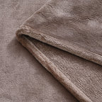 Serenity Night - Luxuriöse Mikroflanell-Decke, 550 GSM, Superweich und Kuschelig, 150 x 200 cm, Champagner-Taupe
