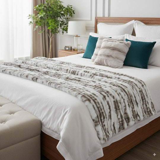 LIVMORE - Doppel-Layer-Kunstfell-Decke mit Mikromink-Rückseite, 150x200 cm, Beige