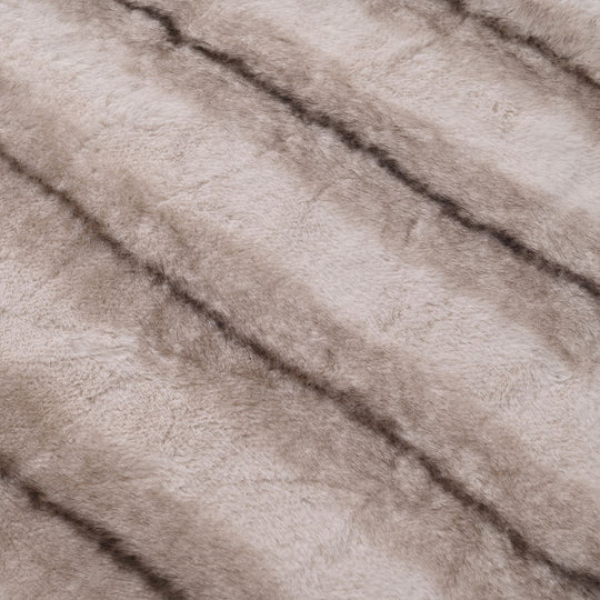 Serenity Night - Premium Kuscheldecke mit Plüschstruktur, doppellagig und wendbar, 150x200 cm, Braun