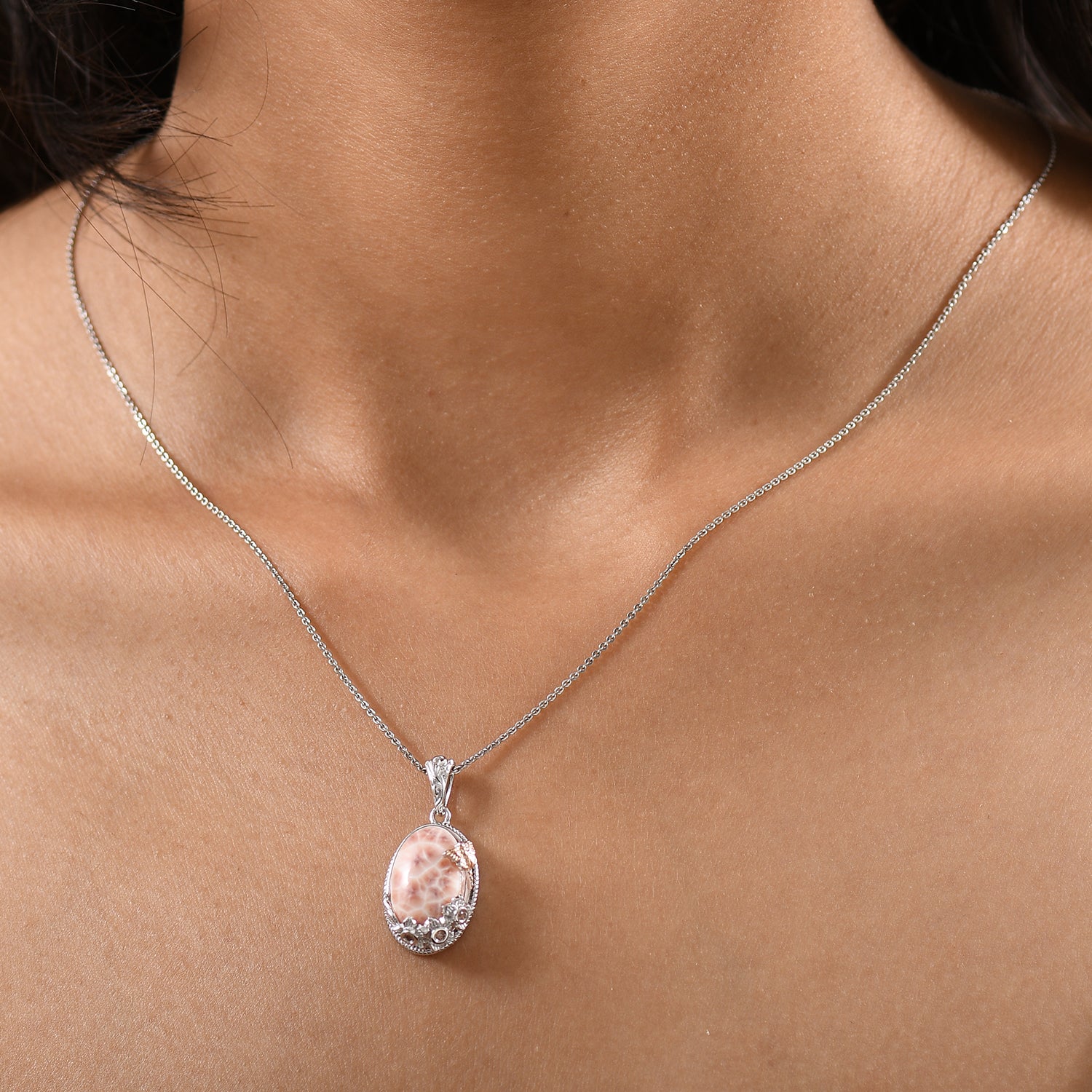 AA Natrolith, Natürlicher Champagner Zirkon Anhänger 925 Silber ca. 6.72 ct