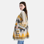 Cardigan mit grafischem Rautenmuster und Taschen, One Size, 73x80 cm, Sonnengelb
