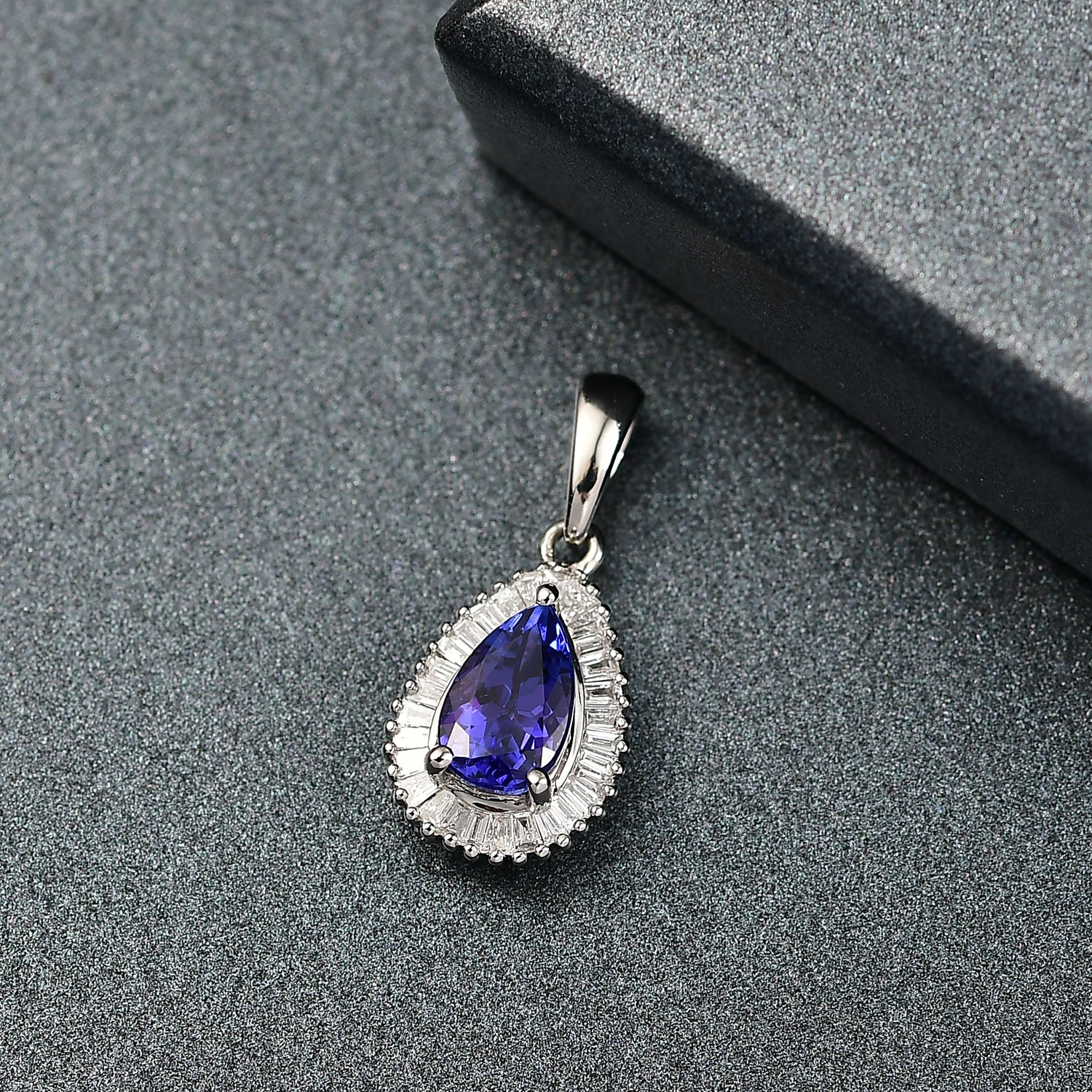 Rhapsody AAAA Tansanit, Weißer Diamant Anhänger 950 Platin ca. 1.17 ct
