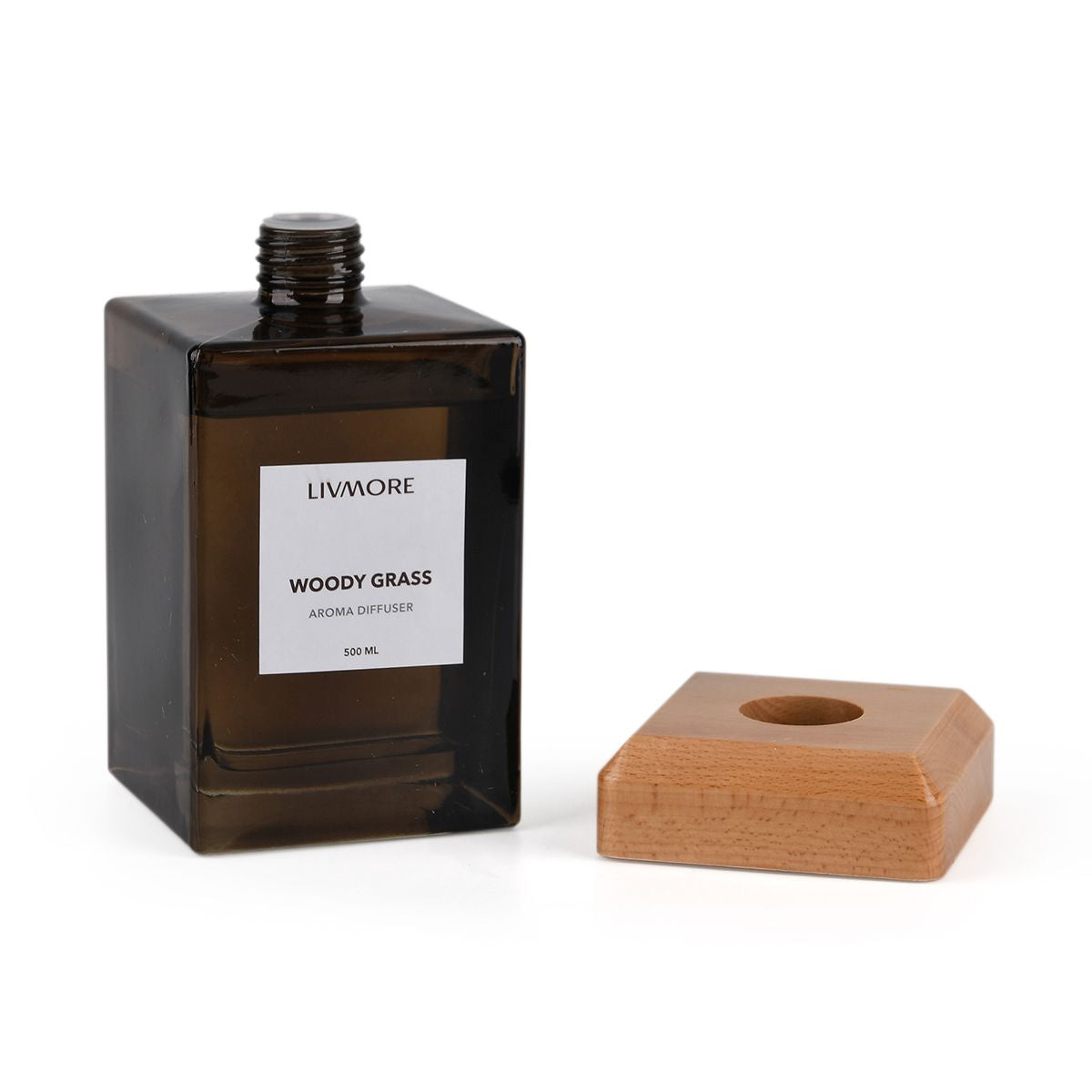 LIVMORE - Home Fragrance Kollektion - Raumduft Diffuser 500 ml Teeglas braun mit Holzdeckel 8 Stäbchen Duft Holz Vanille Größe 8.3 x 8.3 x 14.5 cm
