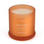 LIVMORE Home Fragrance Kollektion, Duftkerze im Farbglas, Orange, Leder Safran, 370 g Sojawachs, 55 Std., 10,2 x 10,2 x 13 cm