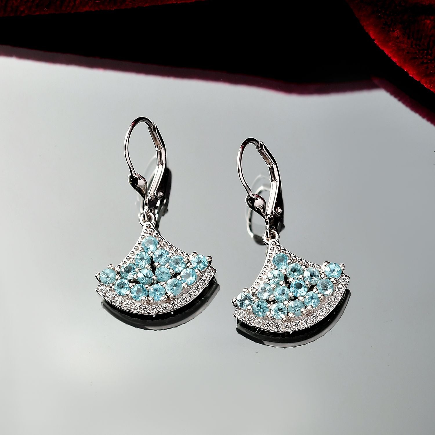 Djoy Betroka Blauer Apatit, Weißer Zirkon Meereskiesel Ohrringe 925 Silber rhodiniert ca. 2.74 ct