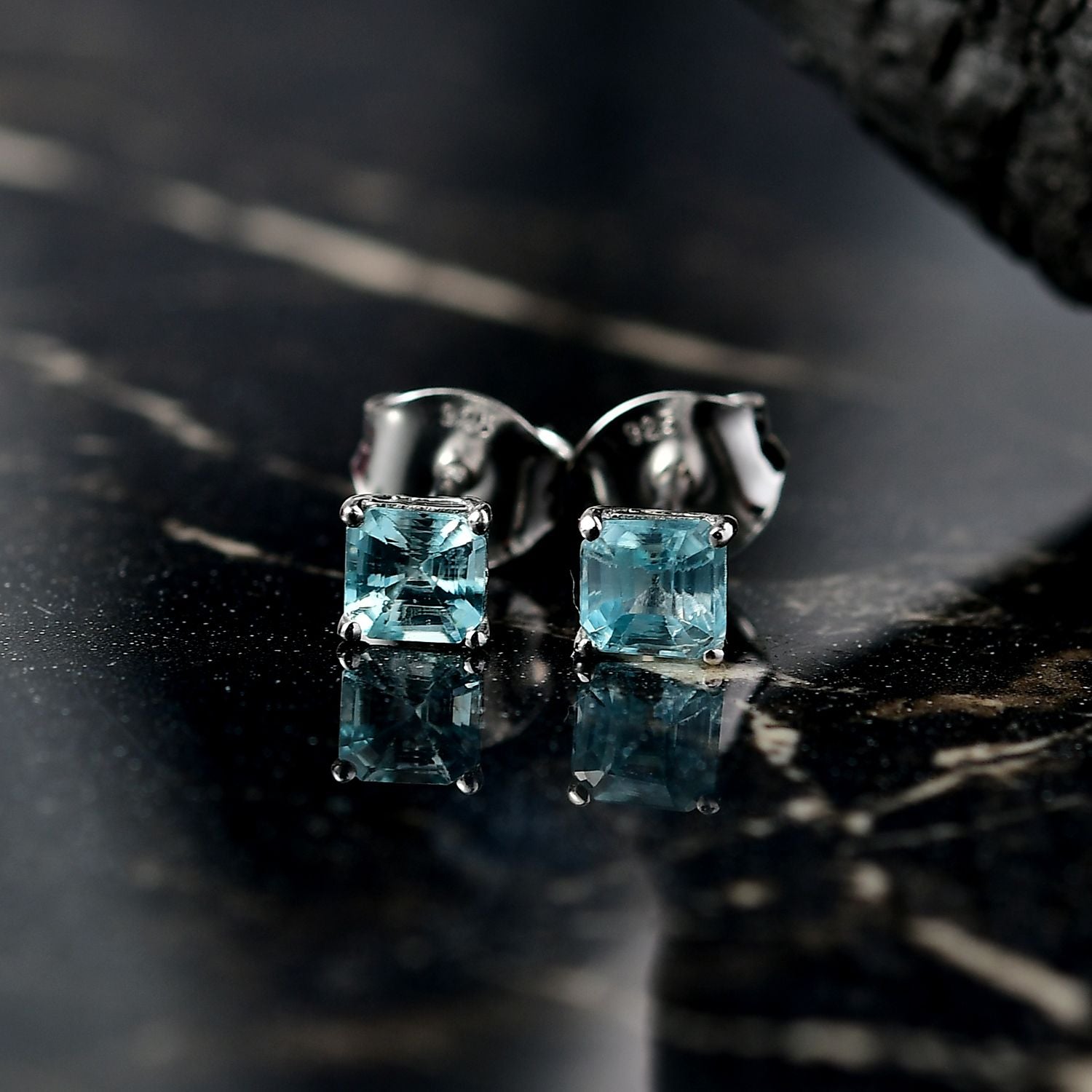 Blauer Zirkon Ohrringe 925 Silber rhodiniert ca. 1.06 ct