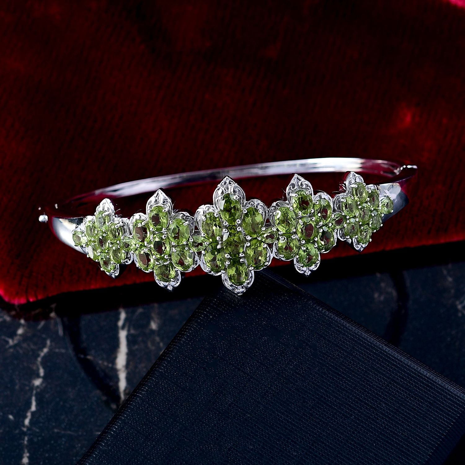 D'joy Natürlicher Peridot Armreif ca. 19 cm 925 Silber rhodiniert ca. 13,28 ct.