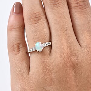 D'Joy Natürlicher, äthiopischer Welo Opal, Weißer Zirkon Ring 925 Silber Rhodiniert (Größe 18.00) ca. 0,97 ct