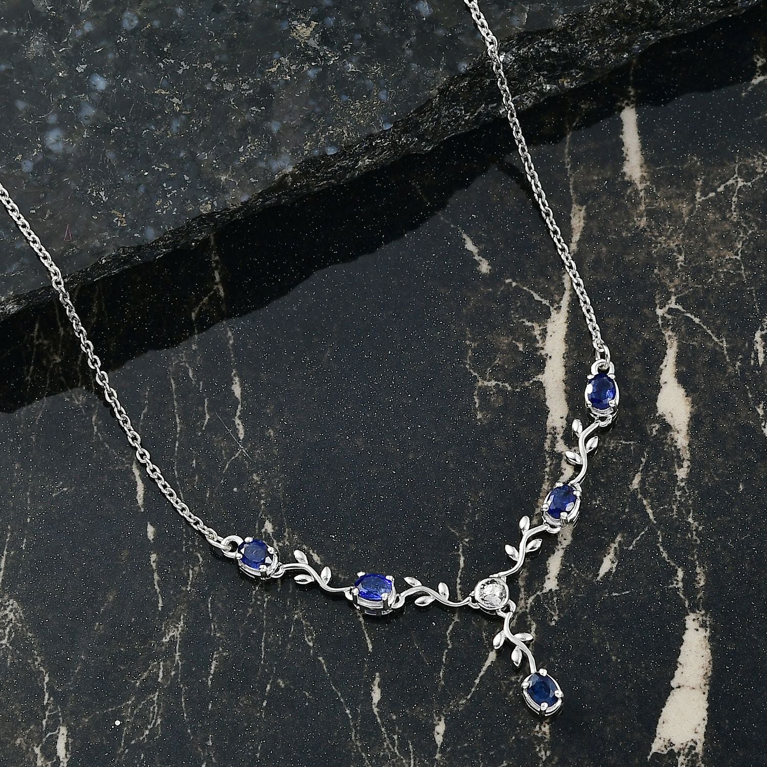 D'Joy Masoala Saphir (Fissure gefüllt) Halskette ca. 45 cm 925 Silber platiniert ca. 0.48 ct