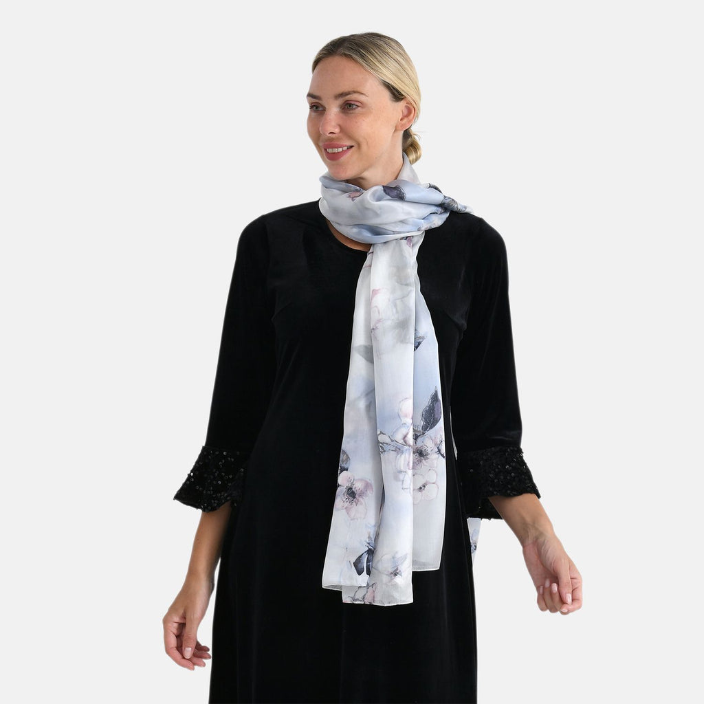 LA MAREY Signature Seidenschal aus 100% Maulbeerseide, 110 x 195 cm, Blau Grau Floral