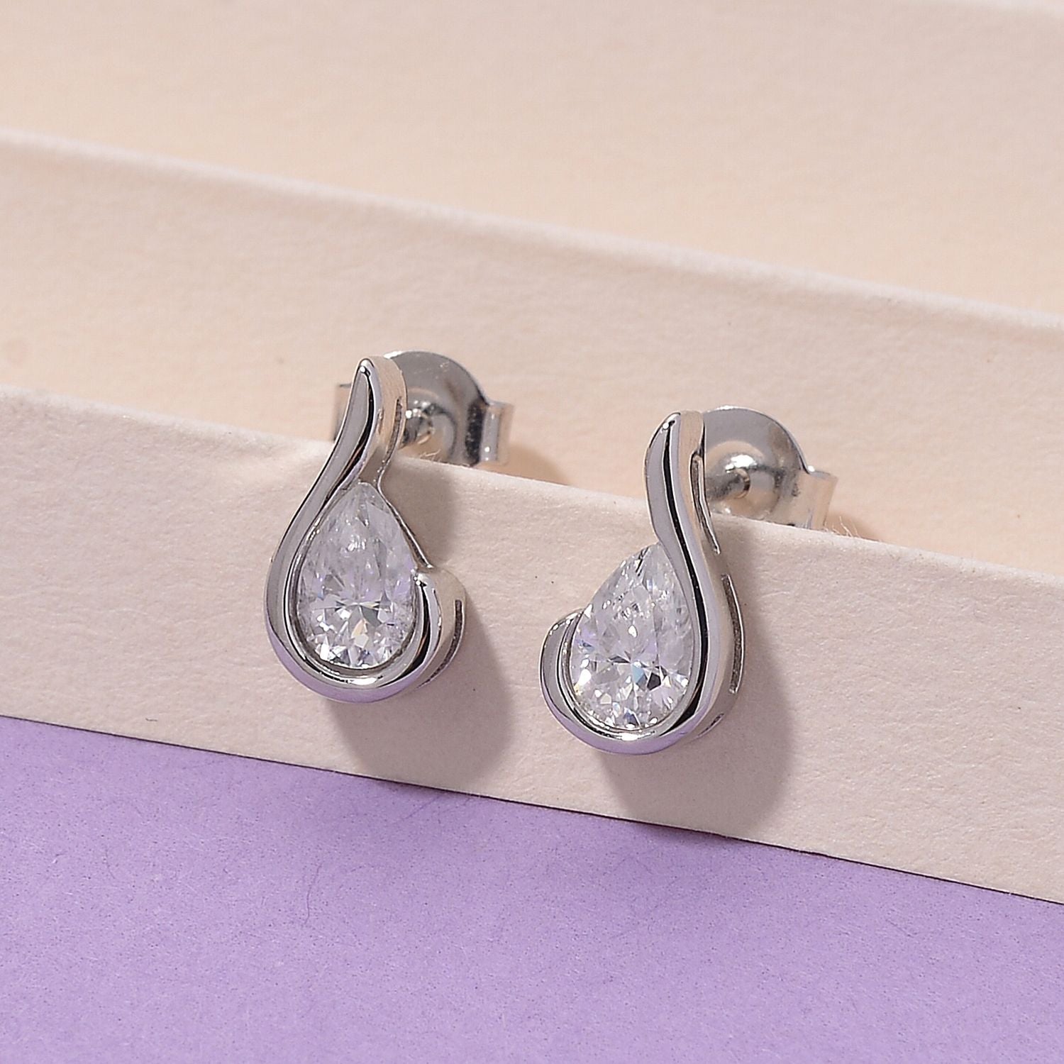 RADIANTA GRA zertifiziert Moissanit (D-VVS) Ohrringe 925 Silber rhodiniert ca. 0.84 ct