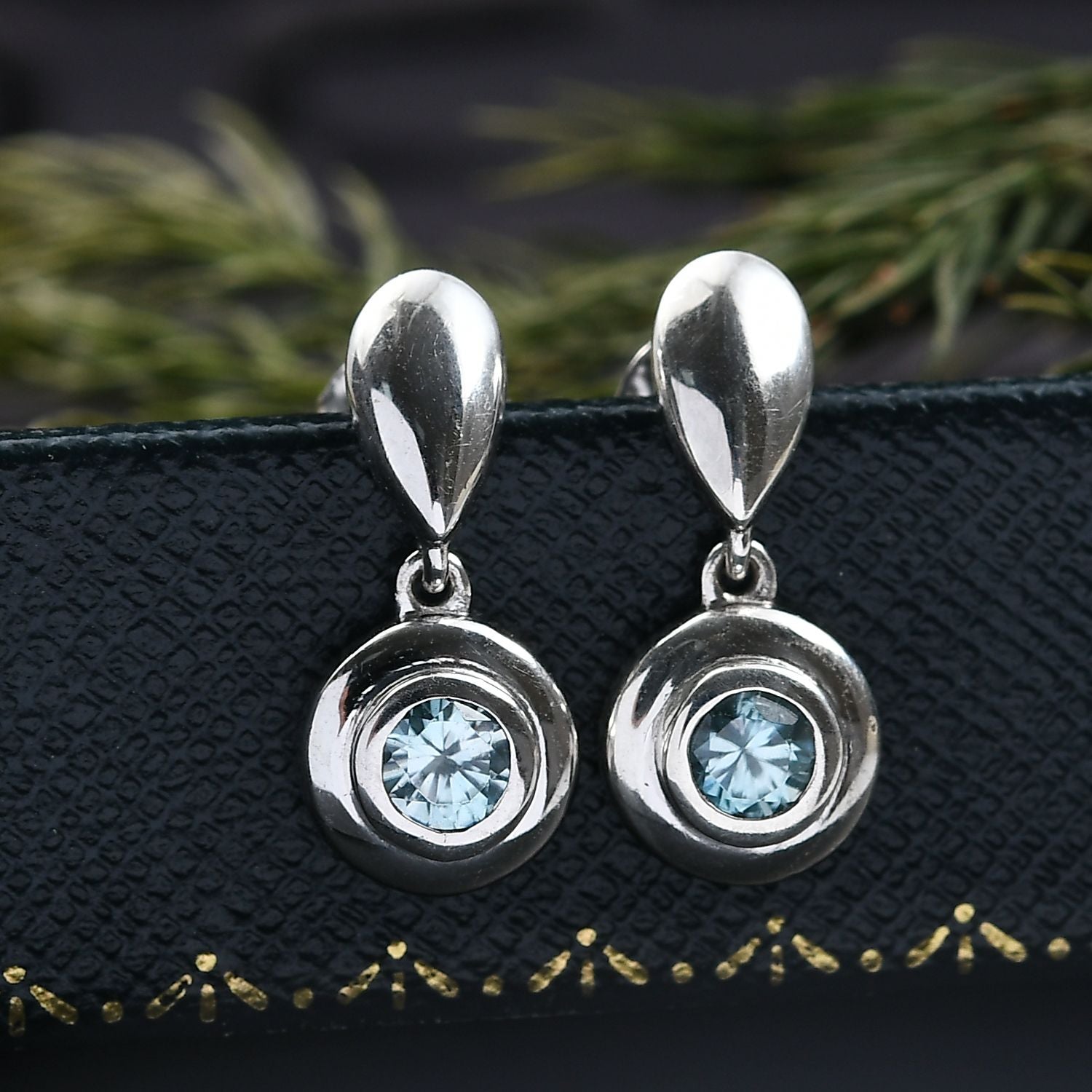 D'Joy Blauer Zirkon Ohrringe 925 Silber rhodiniert ca. 0.68 ct