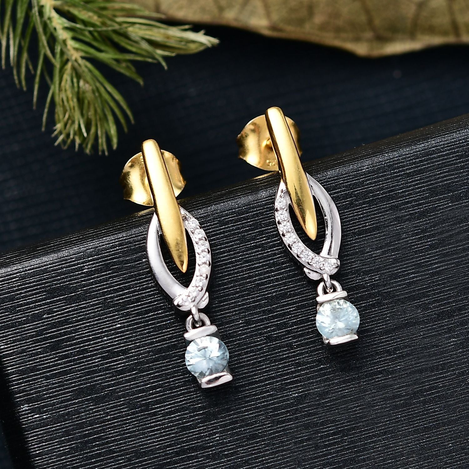 D'Joy Blauer Zirkon, Weißer Zirkon Ohrringe 925 Silber platiniert und vergoldet ca. 0.83 ct