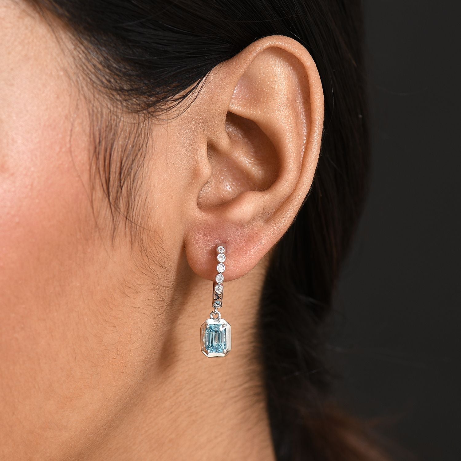 D'Joy AAA Blauer Zirkon, Weißer Zirkon Ohrringe 925 Silber rhodiniert ca. 2.61 ct