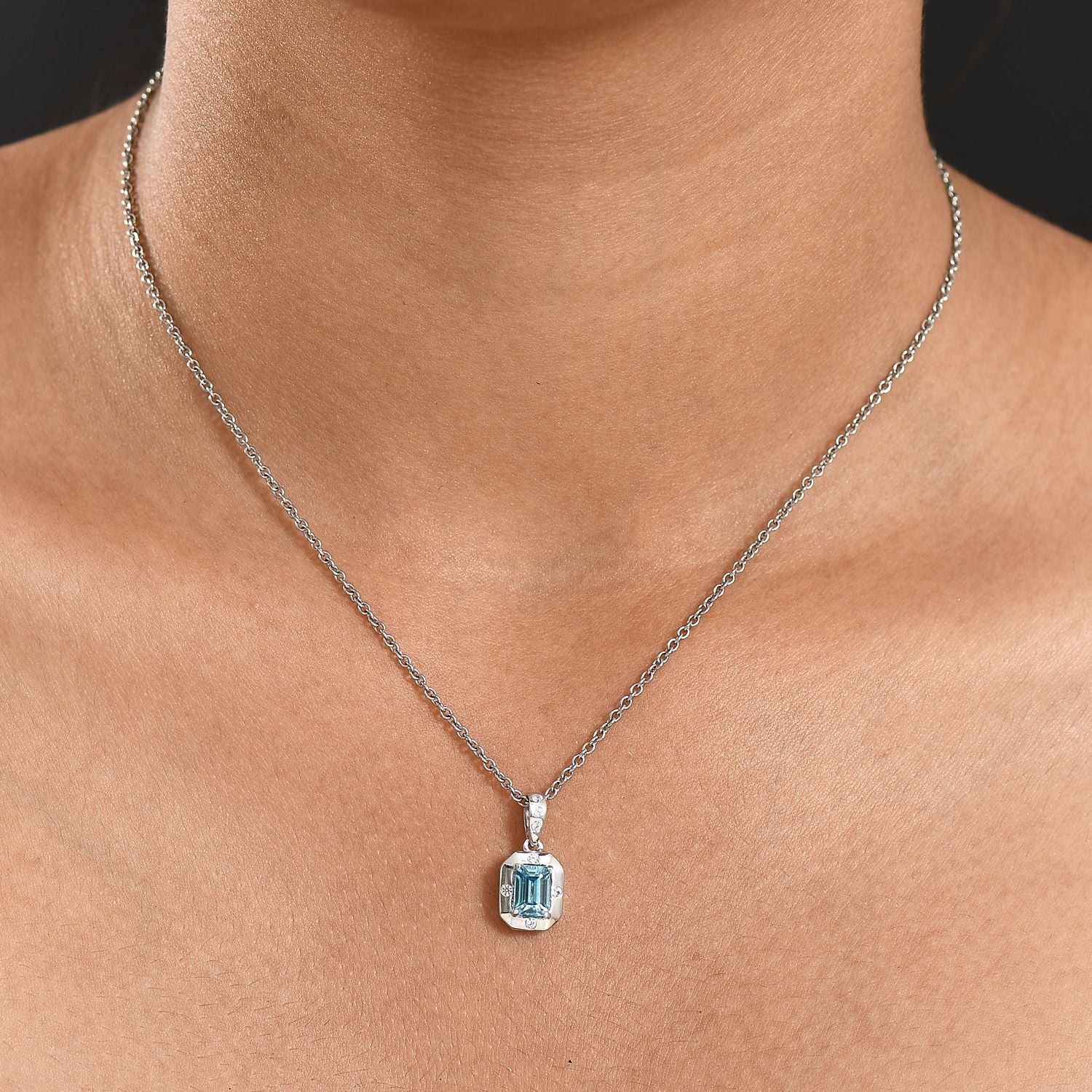 D'Joy AAA Blauer Zirkon, Weißer Zirkon Anhänger 925 Silber rhodiniert ca. 1.35 ct