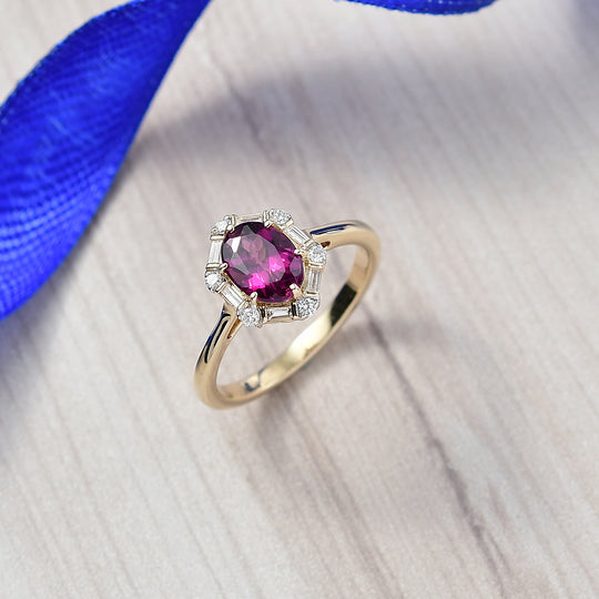 LUXURIANT  (10-16 Werktage Lieferzeit)  1,66 ct. AAA Radiant Ember Granat und Labor Diamant Ring in 417 Gold